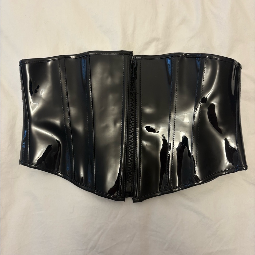 Black Patent Vinyl Waist Cincher Belt - Sleek Curve Zip Front
